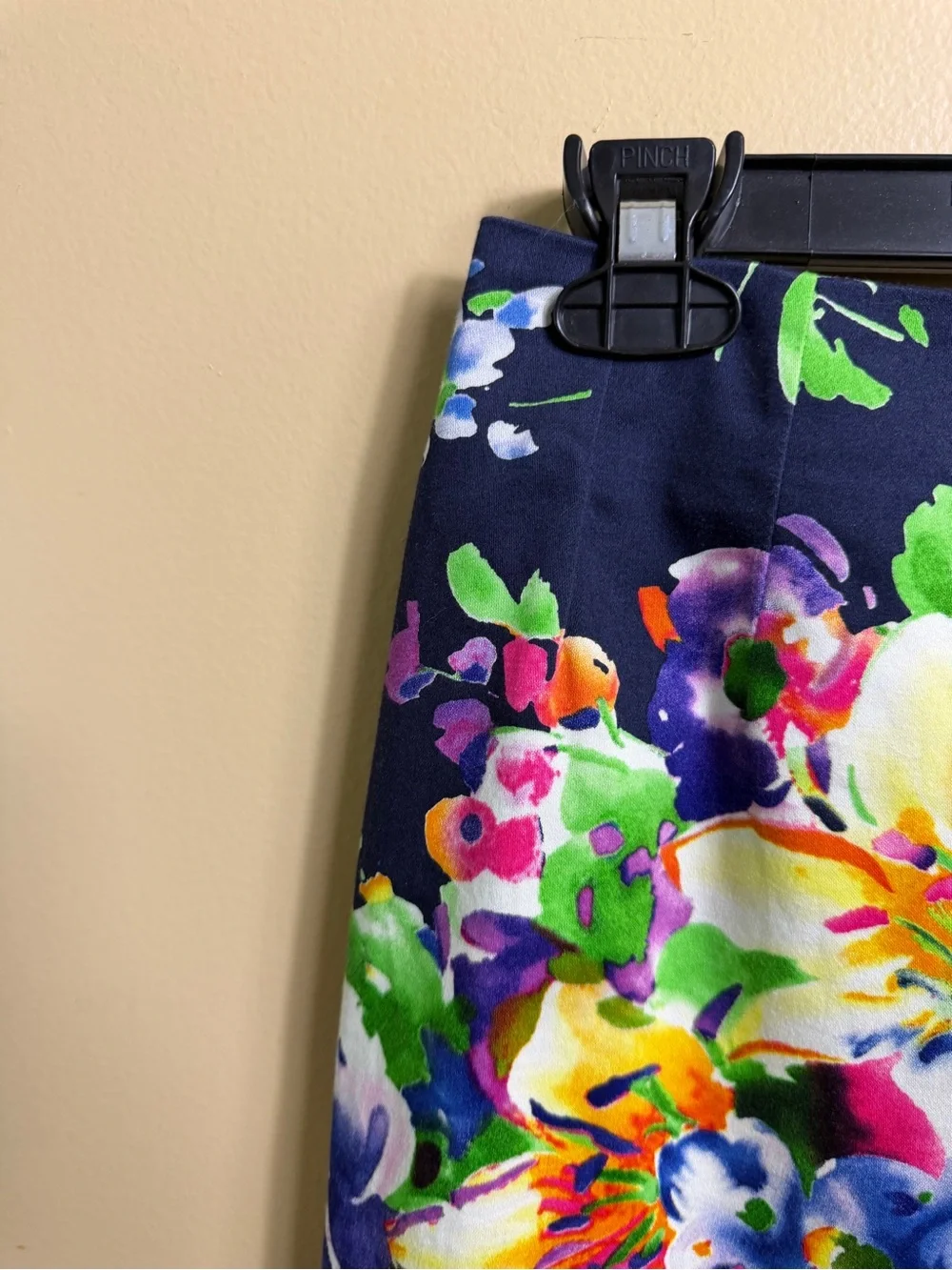 Lauren, Ralph Lauren navy blue floral pencil skirt. Size 4.